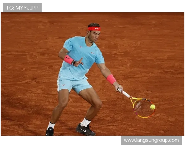 欧洲豪门鏖战再起新星崭露头角冠军之争进入白热化阶段 欧洲豪门鏖战再起新星崭露头角冠军之争进入白热化阶段