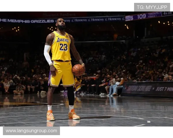 湖人新赛季阵容大调整詹姆斯领导力面临考验浓眉迎来关键突破时刻