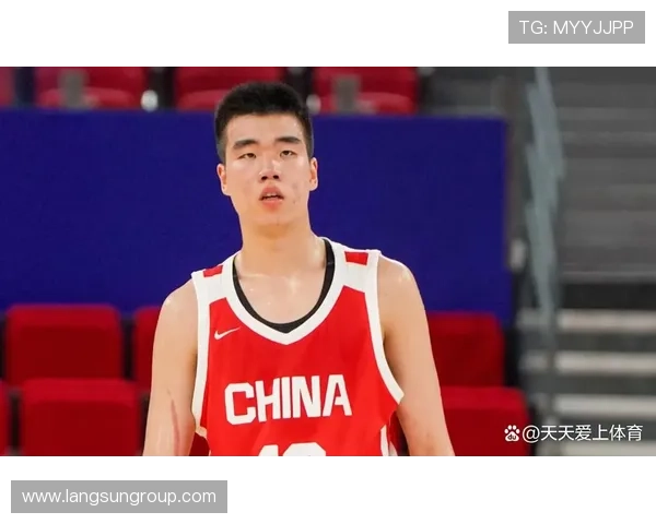 中国男篮迎战澳大利亚队 备战世界杯冲击更高荣誉