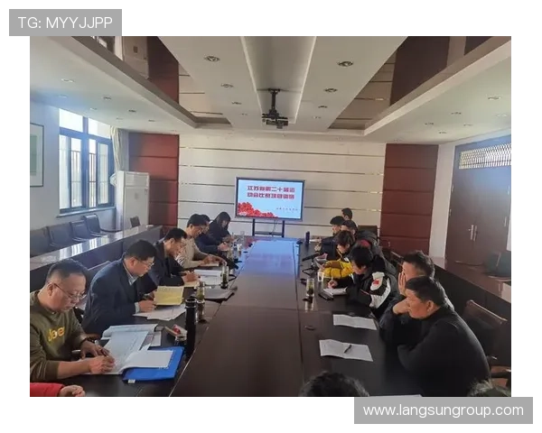 新人王爆冷逆袭夺冠引发赛场激辩各队加紧备战迎接巅峰对决大战前夜