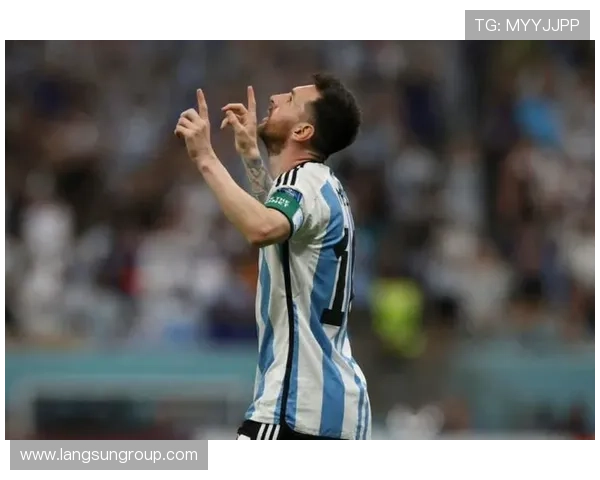 梅西加盟迈阿密国际后首度回归巴萨，球迷热烈欢迎期待奇迹重现